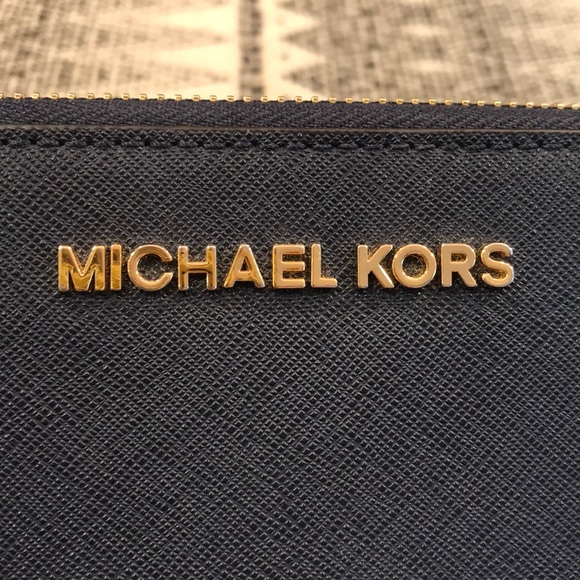 Michael Kors Navy Wallet - Picture 2 of 7